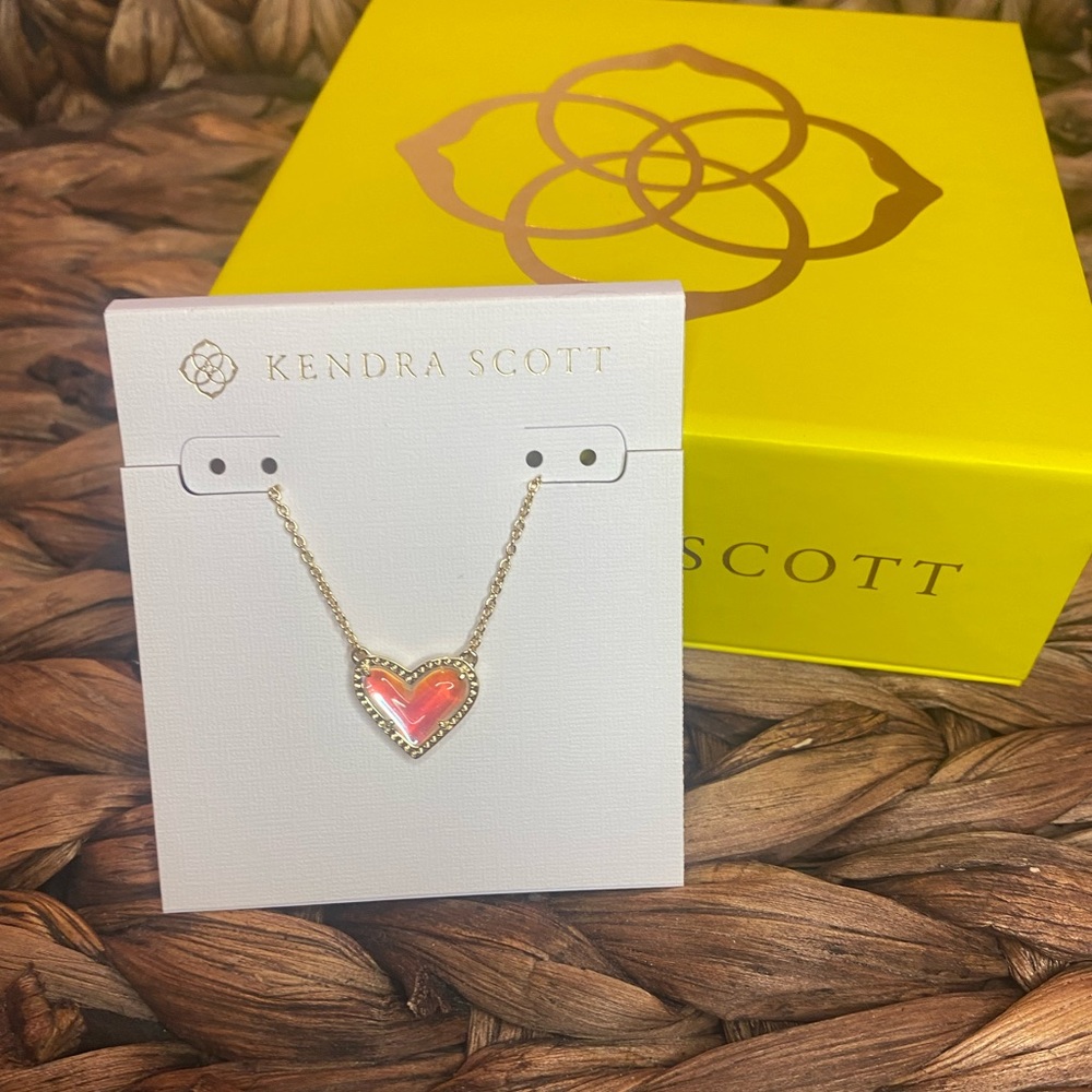 Kendra Scott Ari Heart Pendant NWT